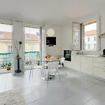 Sunny Corner Апартаменты