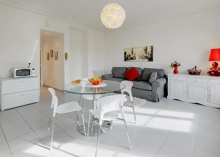 Sunny Corner Apartment Nice